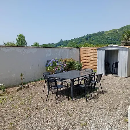 Avec Jardin Prive Apartment